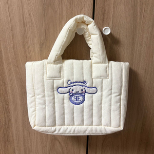 시엔느 시나모롤 아플리케 패딩백 아이보리