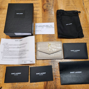 (정품) 생로랑 업타운 플랩 카드 케이스 베이지 풀구성