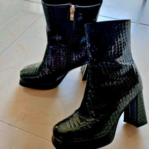 에나멜 앵글부츠/235