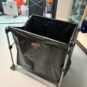 [러버메이드] 접이식 X카트 (300L) 1881750160_01