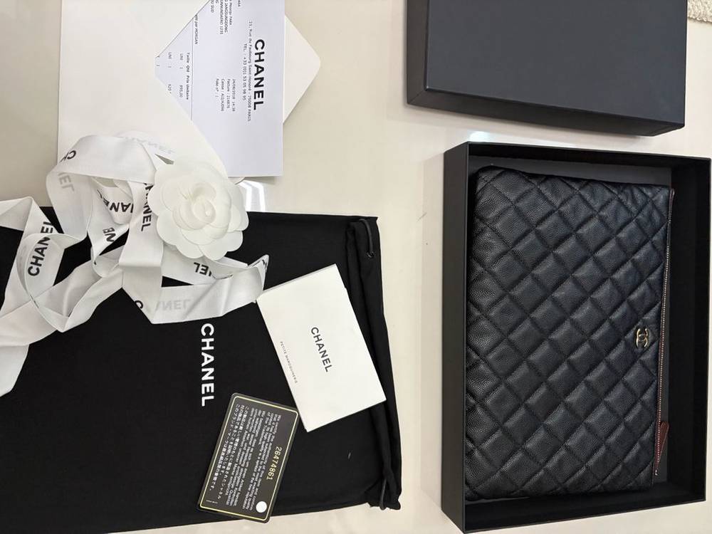 [정품]샤넬 캐비어 클러치 뉴미듐 블랙 은장 풀박스--2