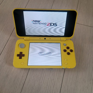 닌텐도 New 2DS XL 피카츄 에디션