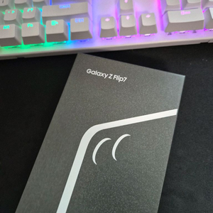 갤럭시 Z플립7 256GB 자급제 판매 이미지