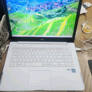 LG 울트라 노트북 (15U56) i3. 6세대