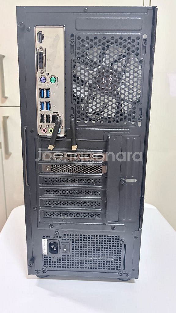 데스크탑 3060. 저장용량 2.5테라. 램32기가. 키보드마우스스피커포함.--2