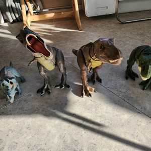 특대형 공룡 피규어 4마리+덤+책