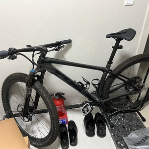 트렉 프로칼리버 9.8 MTB 자전거 23년 구매 ml사이즈