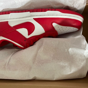 나이키 덩크 로우 빨강 265 판매합니다