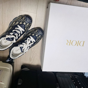 디올 오블리크 스니커즈