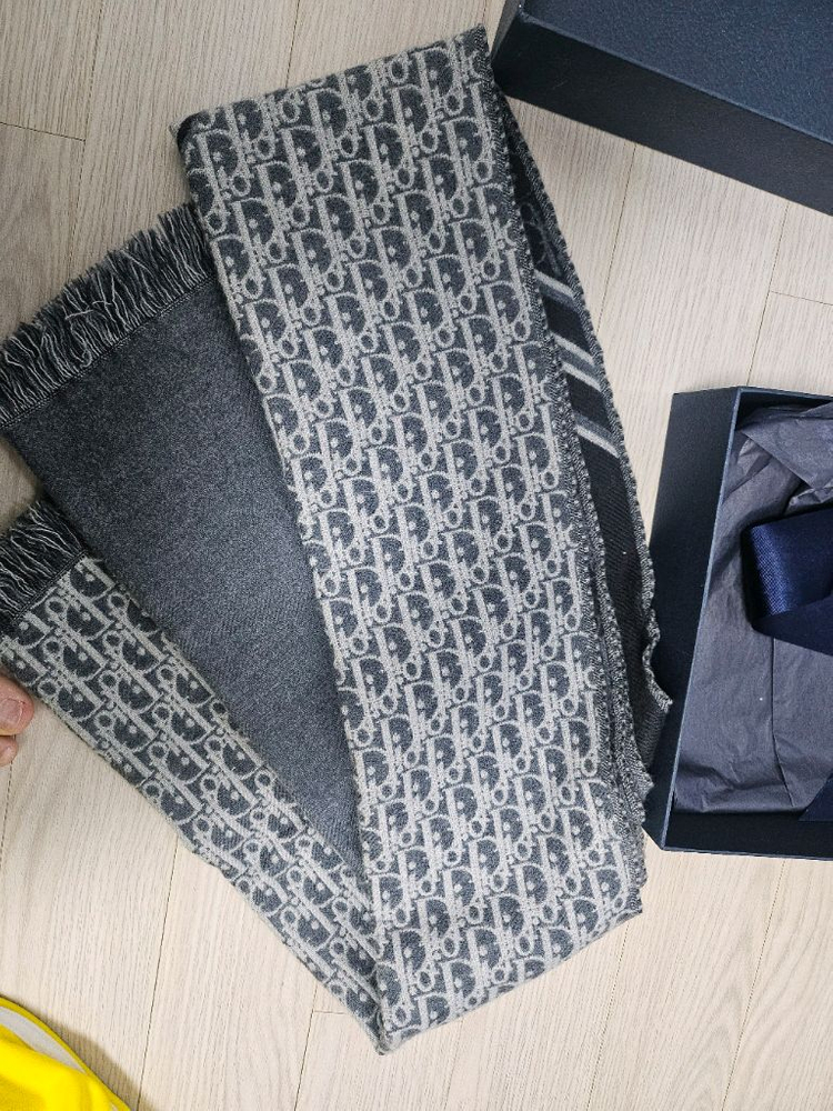 디올 오블리크 머플러--1