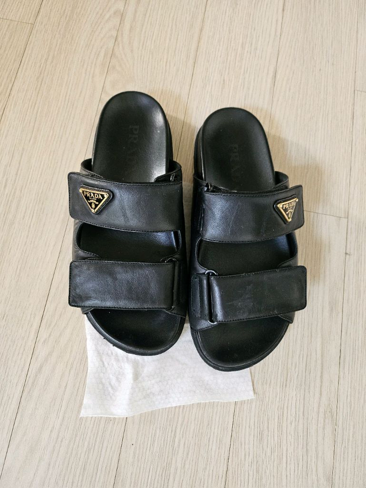 프라다 레더 슬리퍼--1