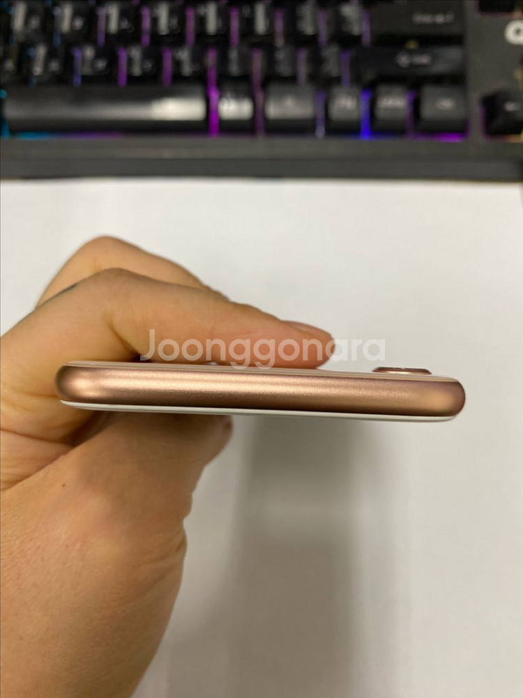아이폰8 로즈골드 SSS급 64GB 배터리100%--3