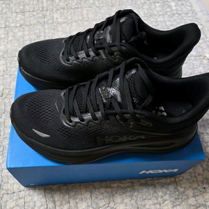 3일 특가)) 호카 본디9 레귤러 운동화 275 새상품 택포