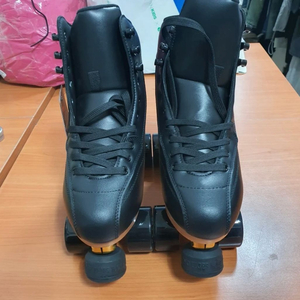 블랙 롤러스케이트 팝니다