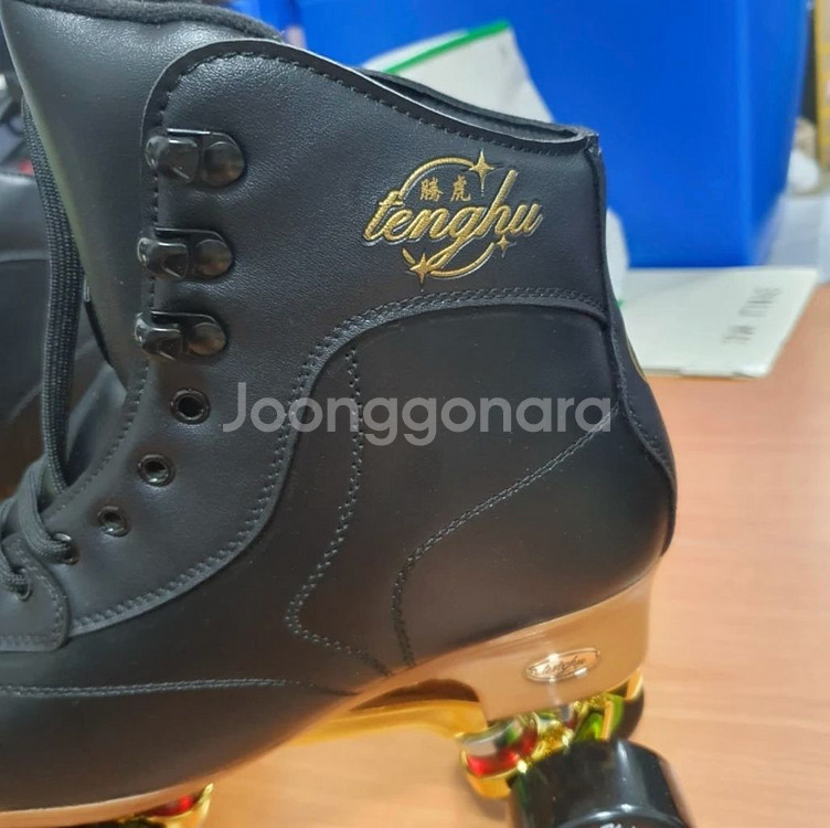 블랙 롤러스케이트 팝니다--2