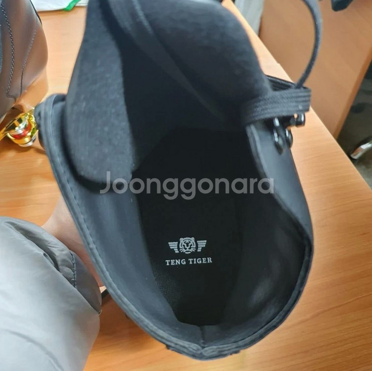 블랙 롤러스케이트 팝니다--6