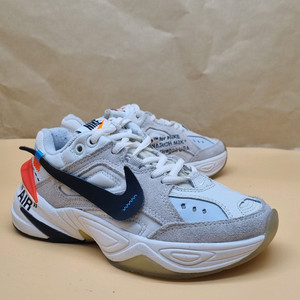 나이키 M2K 테크노 운동화 225