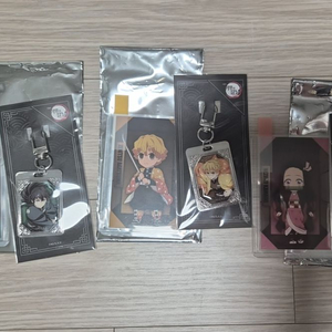 귀멸의 칼날 cgv 무이치로, 젠이츠, 네즈코 메탈 키링 판매 이미지