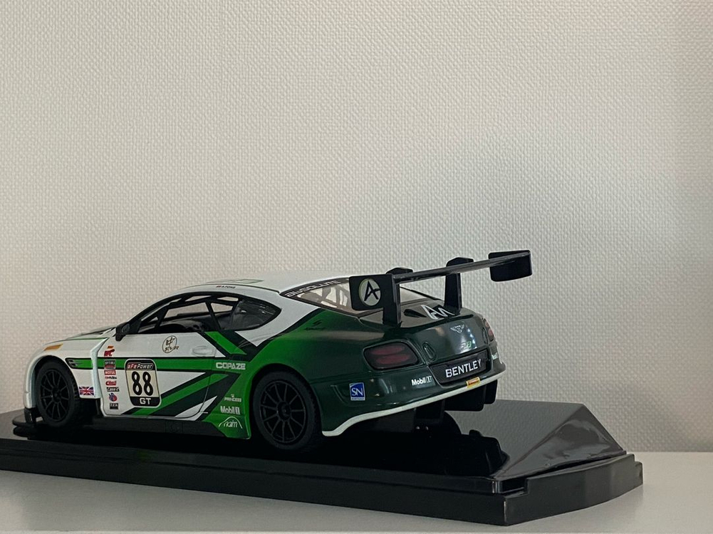 1/24 부라고 벤틀리 컨티넨탈 GT3 레이싱 다이캐스트--1