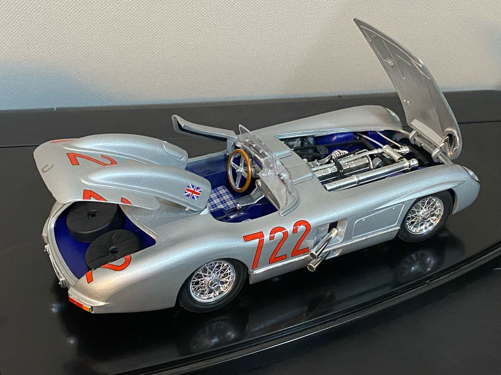 1/18 부라고 벤츠 300 SLR 다이캐스트--3