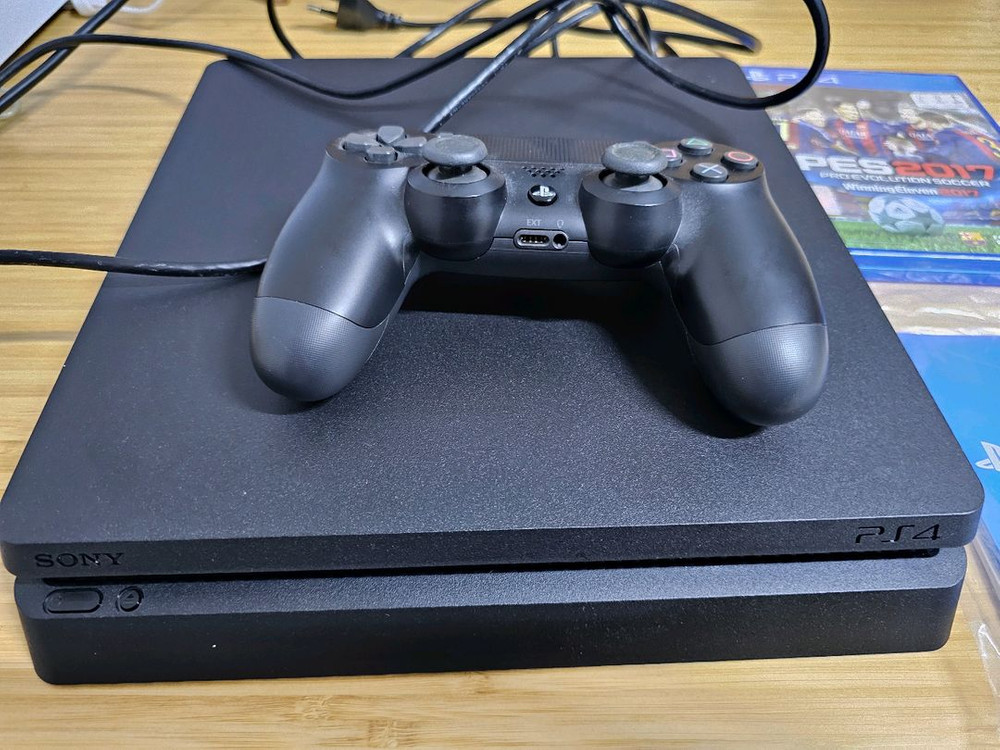 PS4 슬림 500GB + 충전패드 + 게임 이미지