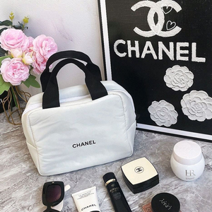 샤넬 패딩 화장품 파우치백<블랙>