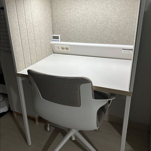 데스커 독서실 책상 + 시디즈 에가 의자