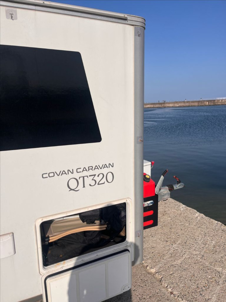 국내 qt320 300급 캠핑 카라반 소형 카라반 미니카라반 노지캠핑 이미지