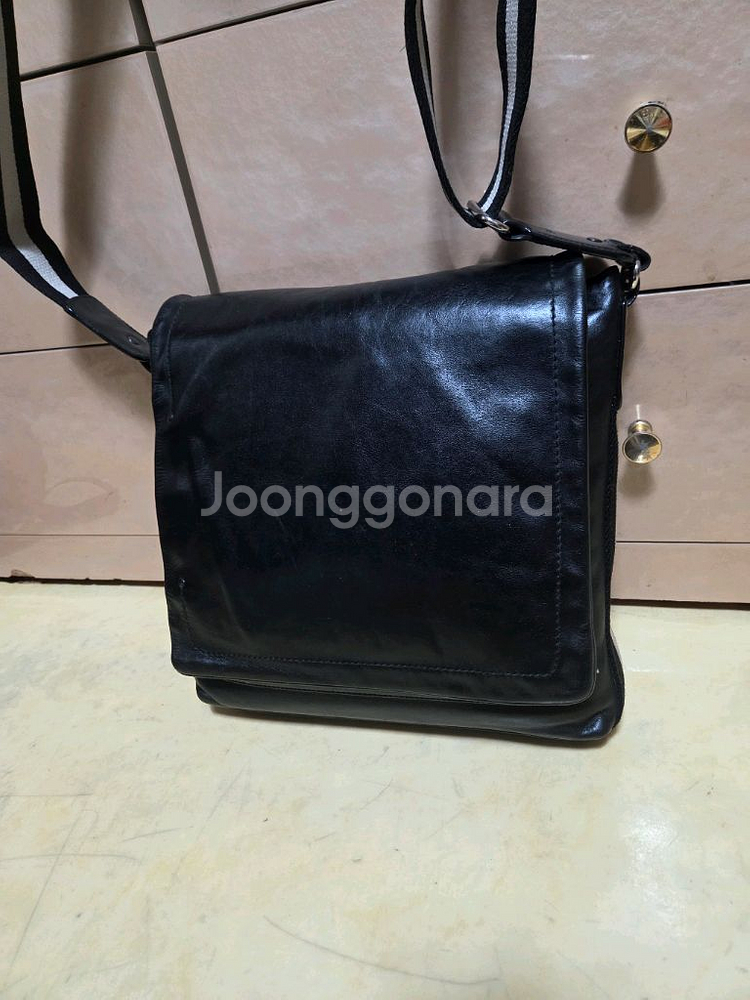 발리 정품 삼선 메신저백 레더--0