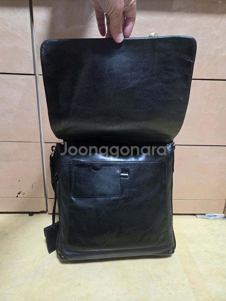 발리 정품 삼선 메신저백 레더--4