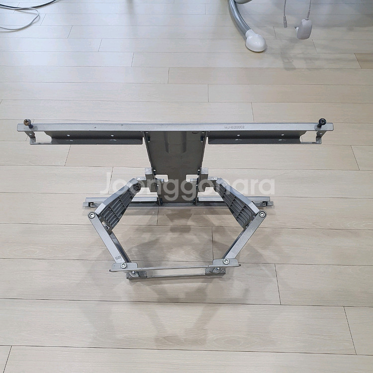 LG TV 벽걸이브라켓 LSW440A (400mm /가로 x 400mm/세로), 상하 & 좌우 15도 각도가 조절이--0