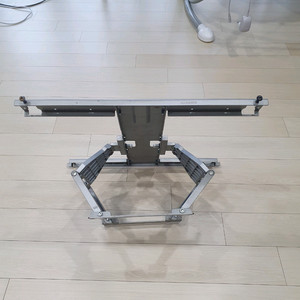 LG TV 벽걸이브라켓 LSW440A (400mm /가로 x 400mm/세로), 상하 & 좌우 15도 각도가 조절이