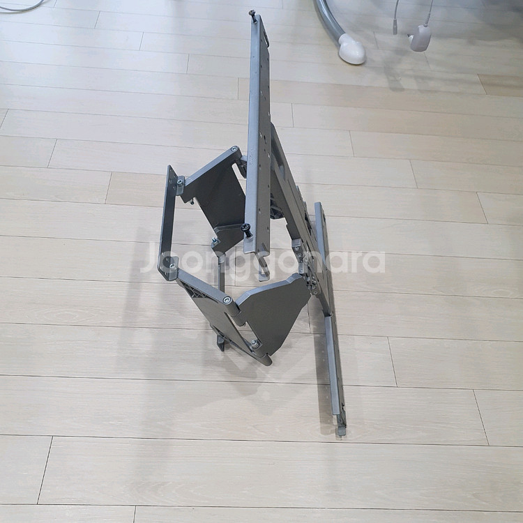 LG TV 벽걸이브라켓 LSW440A (400mm /가로 x 400mm/세로), 상하 & 좌우 15도 각도가 조절이--1