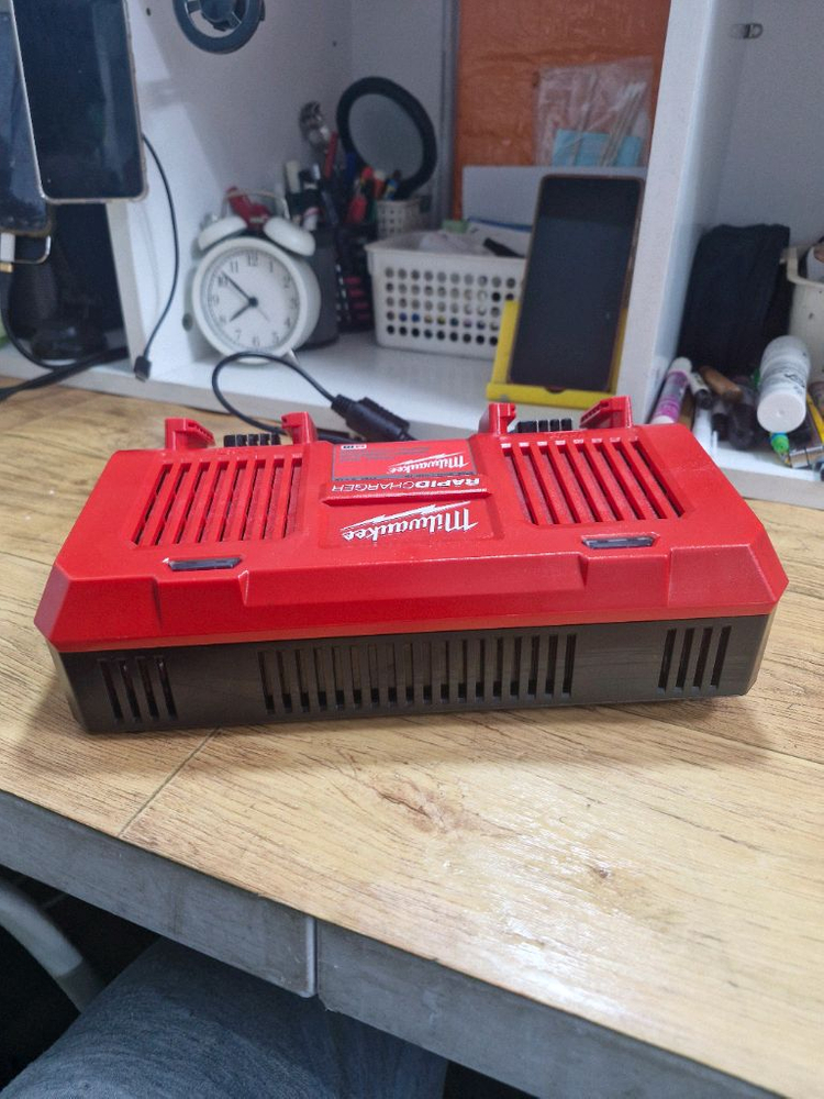 [정품]밀워키충전기M18DFC듀얼고속충전기 3배속도충전 미사용신품 이미지