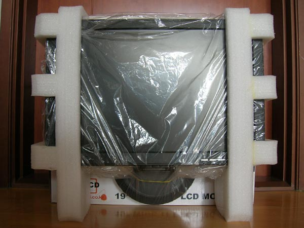 LG 트라 LCD 19인치 와이드 모니터 이미지