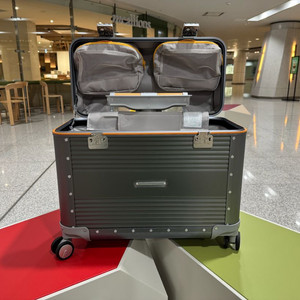 [새상품/택포] 로우로우 ALU 컨버터블 캐리어 (17인치/그레이)