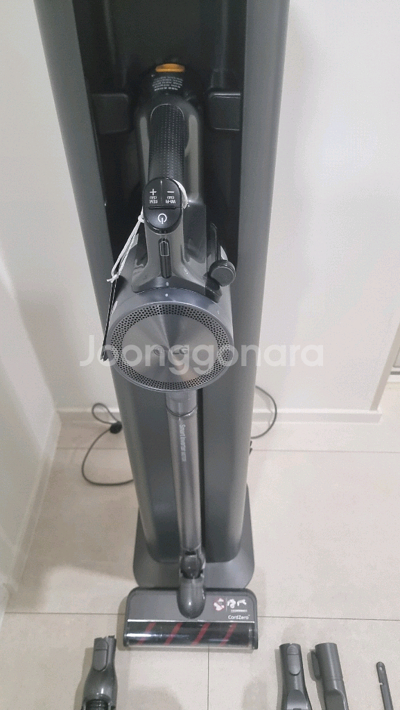 LG코드제로 무선청소기 풀세트 판매합니다 생태 좋습니다--4