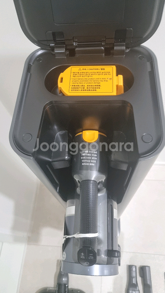 LG코드제로 무선청소기 풀세트 판매합니다 생태 좋습니다--5