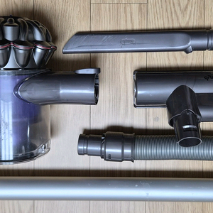 깨끗하게 세척한 다이슨 V6 무선 청소기(11분 연속동작)