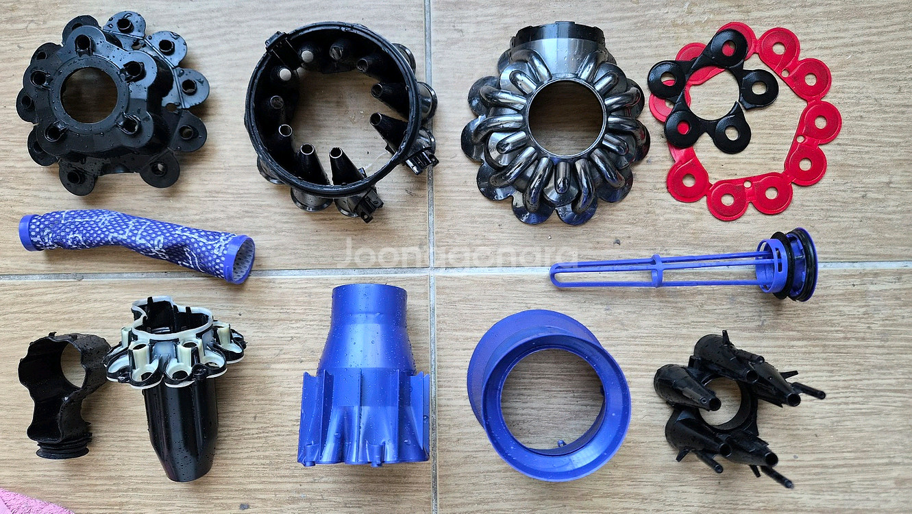 깨끗하게 세척한 다이슨 V6 무선 청소기(11분 연속동작)--7