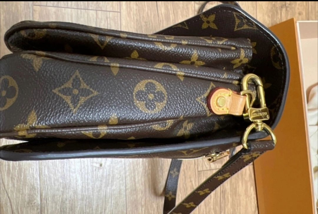 루이비통 포쉐트 메티스 이미지