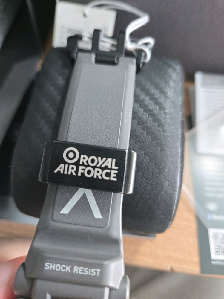 G-SHOCK 지샥 그래비티 마스터 GR-B200RAF 영국 공군 이미지