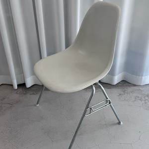 임스체어 dss 파이버글라스 빈티지 팝니다