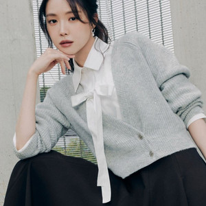 JJ지고트 손나은 리본블라우스 그레이랩가디건 일괄판매 이미지