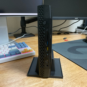 인텔 하데스캐년 NUC I7 HVK 미니PC 베어본 팝니다.