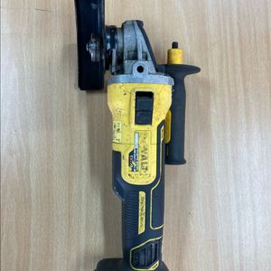 디월트 DCG405 4인치 18V 충전 그라인더