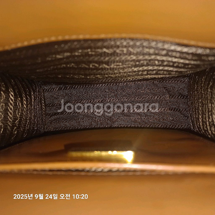 프라다 숄더백--7