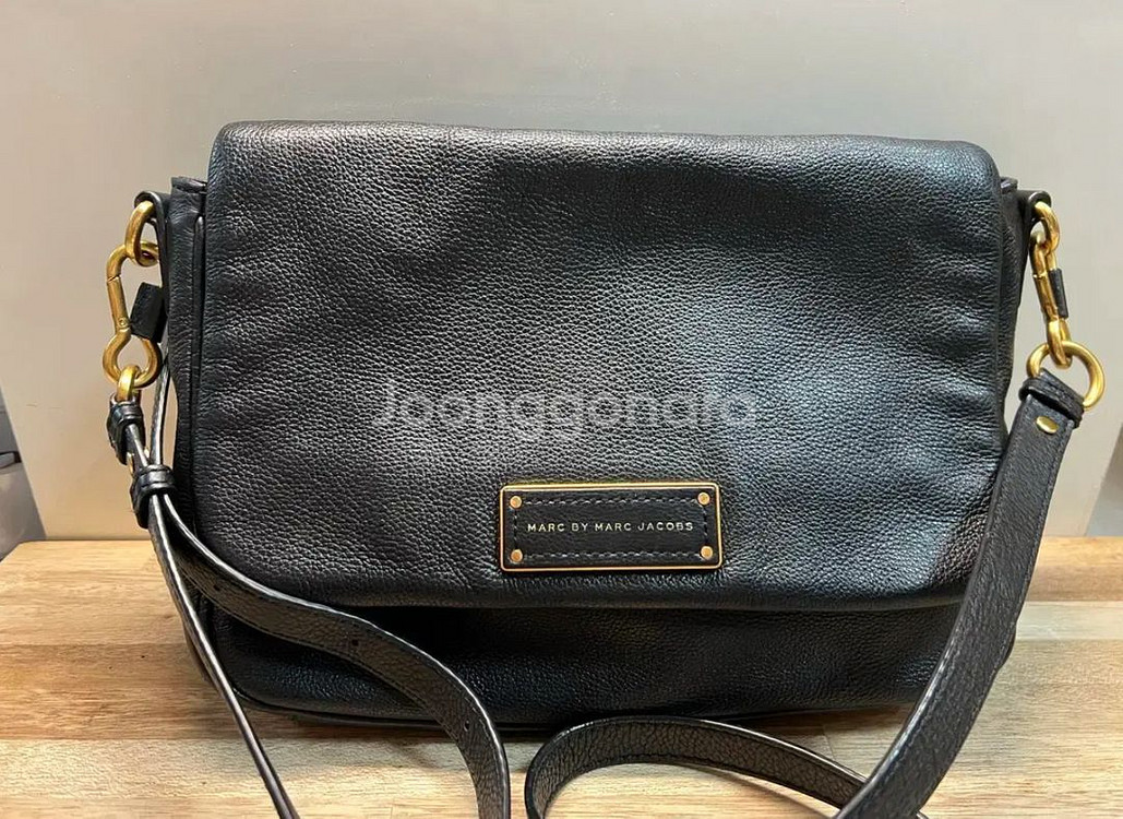 마크제이콥스 크로스--0