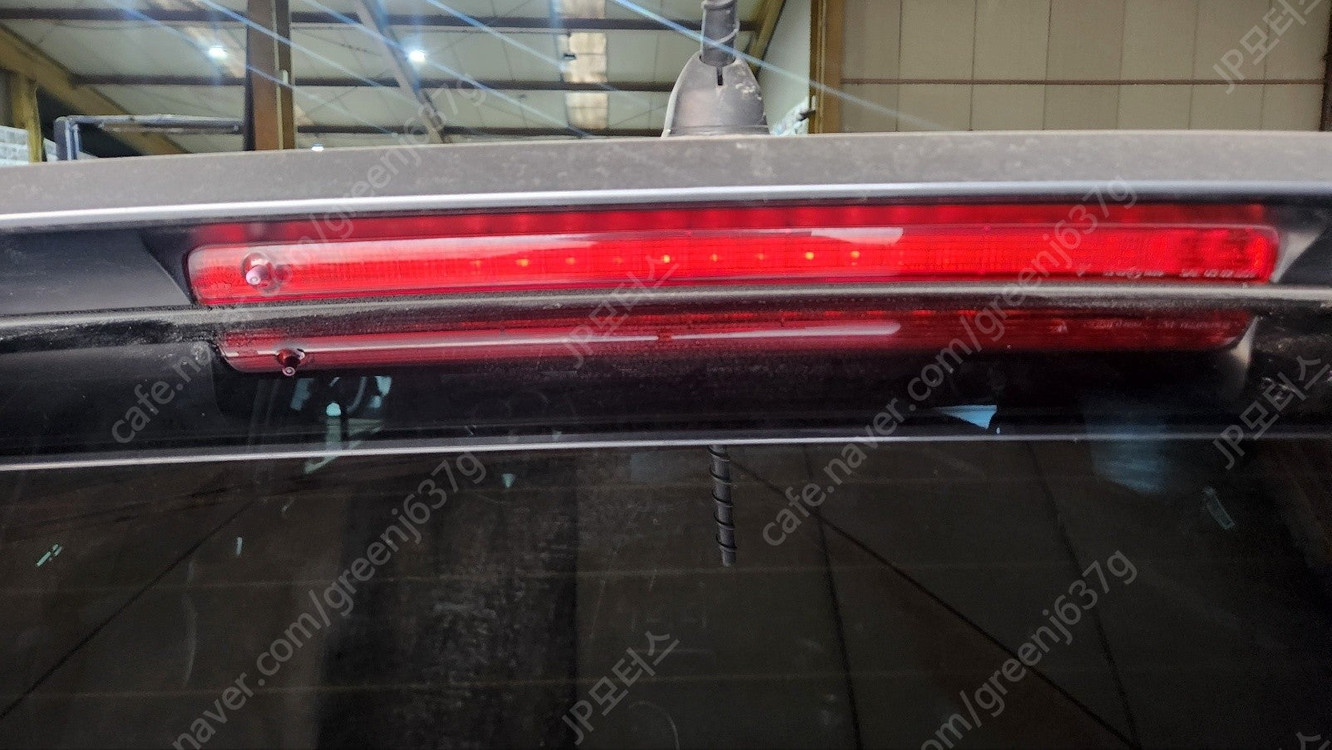 [중고]2005년식 955 카이엔 4.5L V8 트렁크 도어 앗세이 판매합니다--2