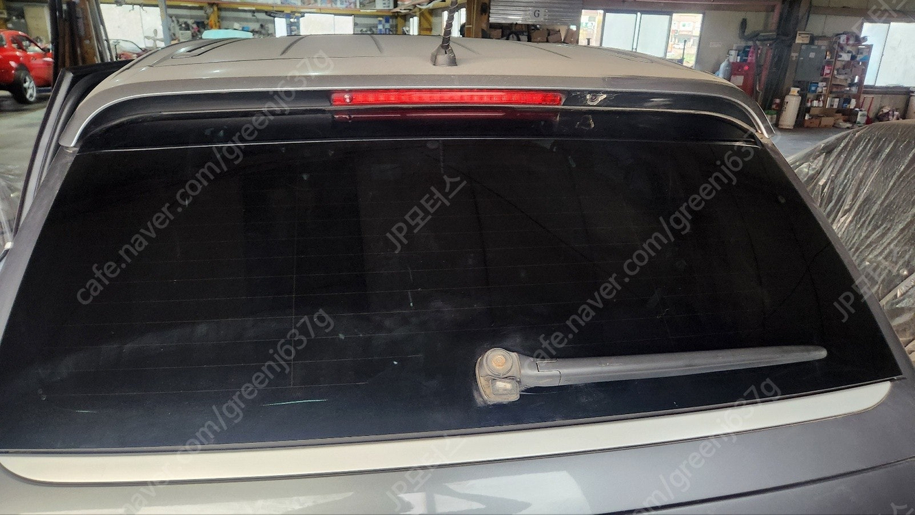 [중고]2005년식 955 카이엔 4.5L V8 트렁크 도어 앗세이 판매합니다--4